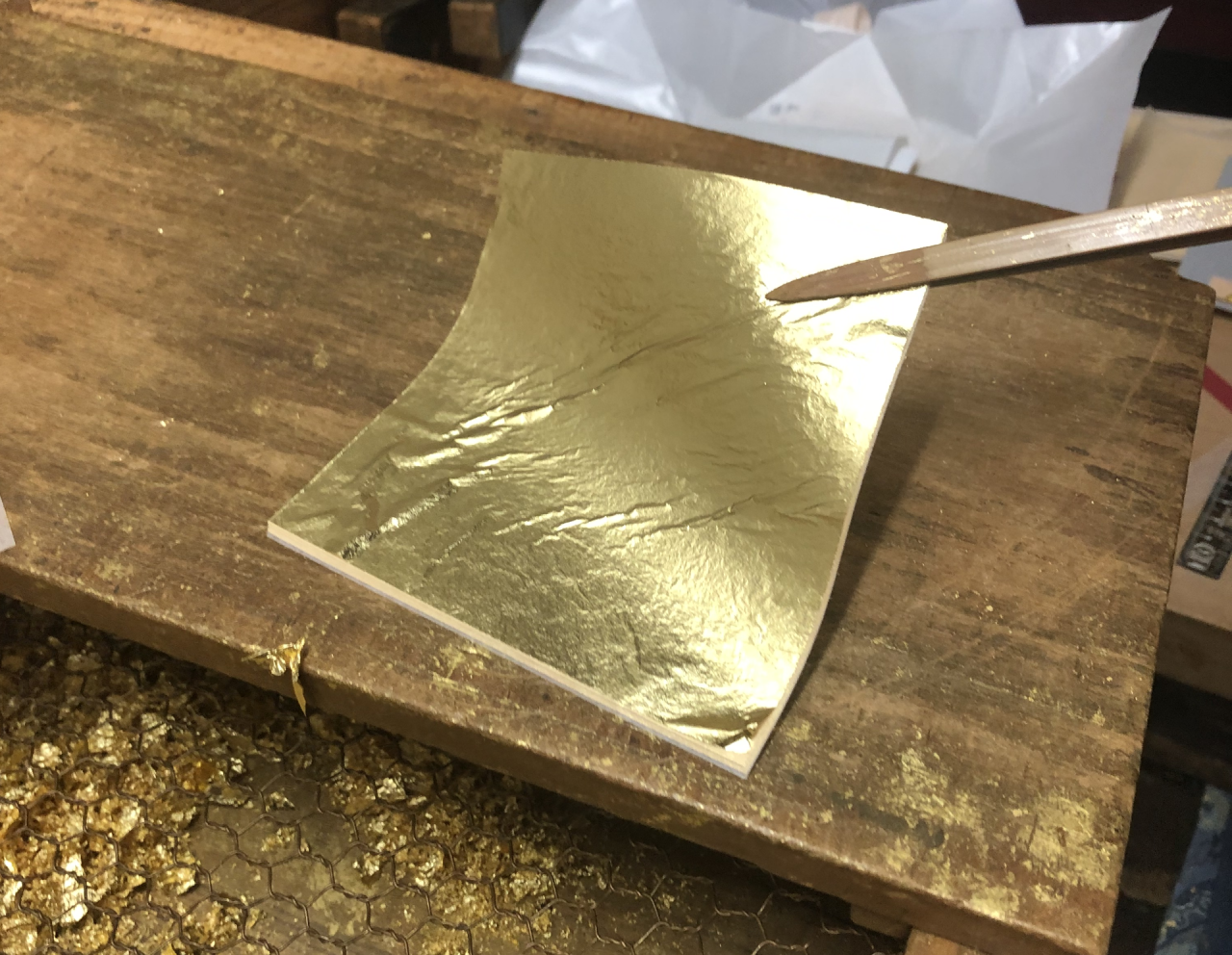 金箔の今・過去・未来──そして仏壇屋が抱える“金箔の悩み”とは？